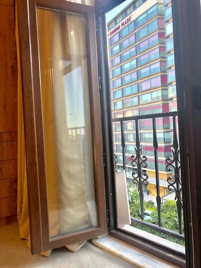 Nur Suite Istanbul 2*,